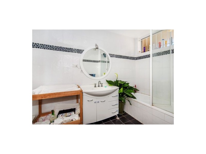 1/25 Rialto Street, Coorparoo QLD 4151