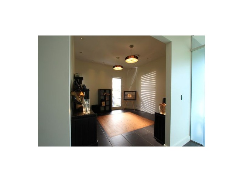 185 Oceana Tce, Lota QLD 4179