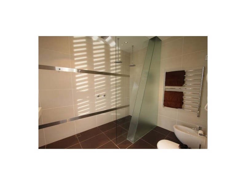 185 Oceana Tce, Lota QLD 4179