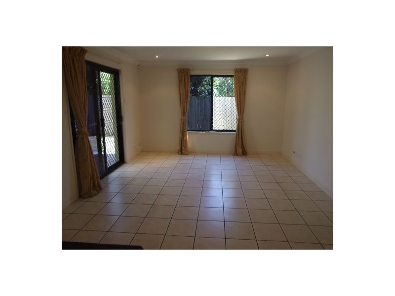 1 Vaucluse Place, Mansfield QLD 4122