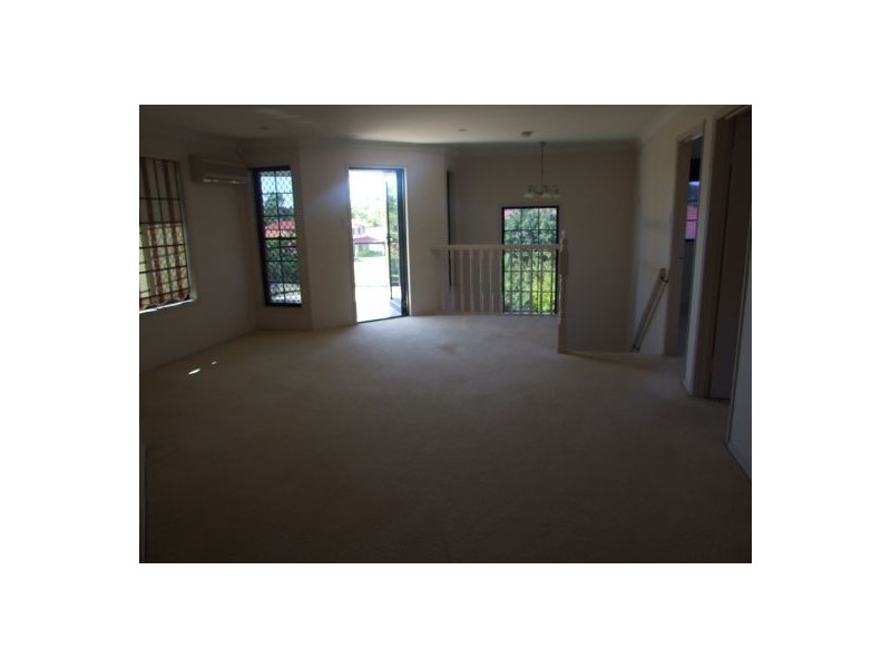 1 Vaucluse Place, Mansfield QLD 4122
