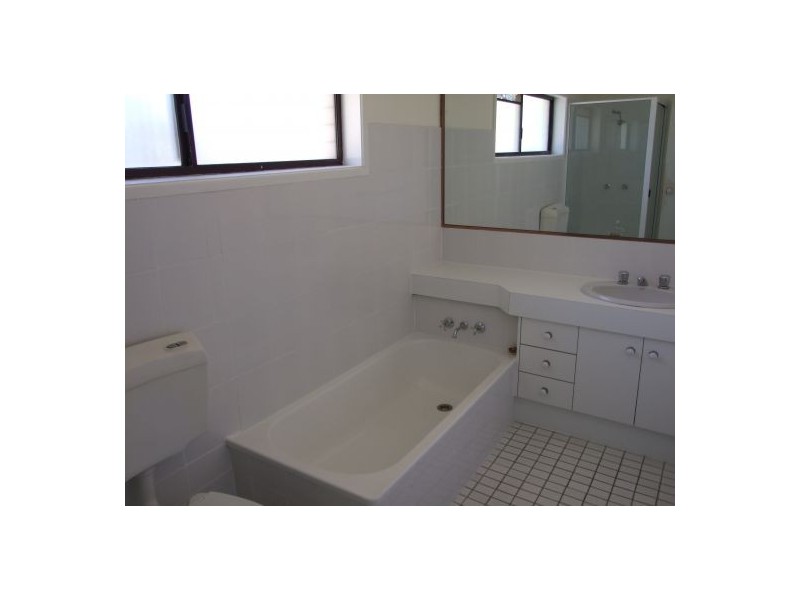 Unit 2 38 Lani Street, Wishart QLD 4122