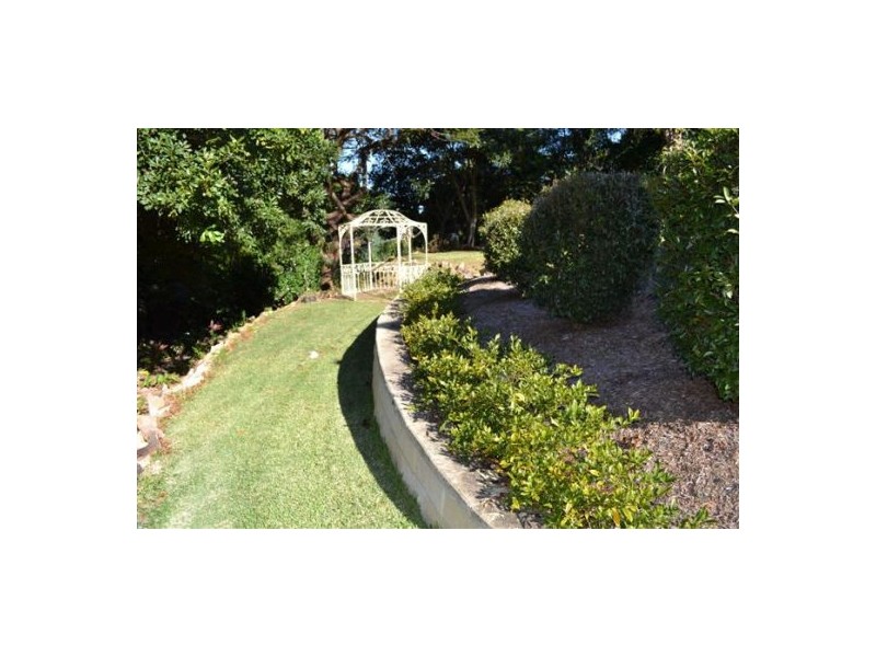 69  Beryl Crest, Holland Park QLD 4121