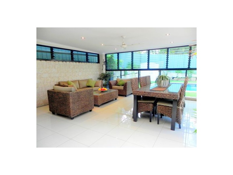 24 Avenell Street, Wishart QLD 4122