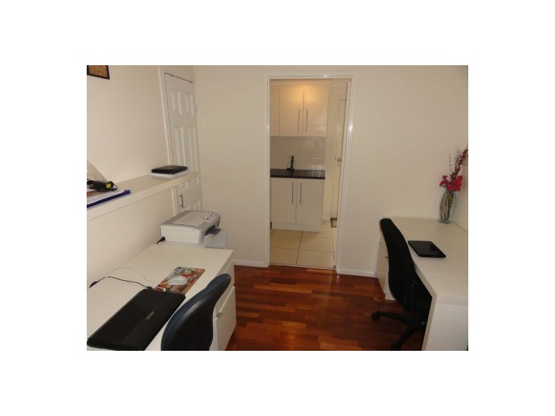 24 Avenell Street, Wishart QLD 4122