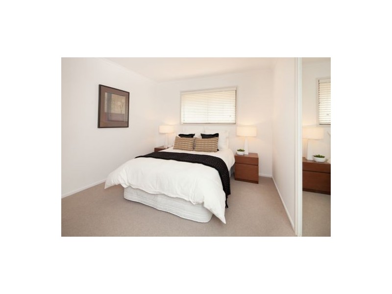 10 Winthrop Street, Wishart QLD 4122