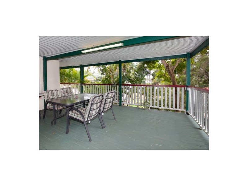 14 Biplex St, Mansfield QLD 4122
