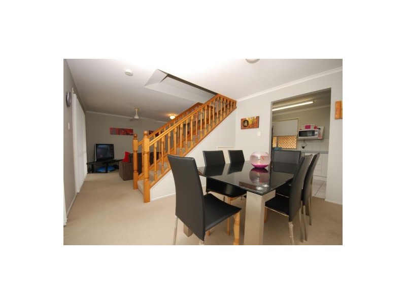 8  10 Rowe Close, Wishart QLD 4122