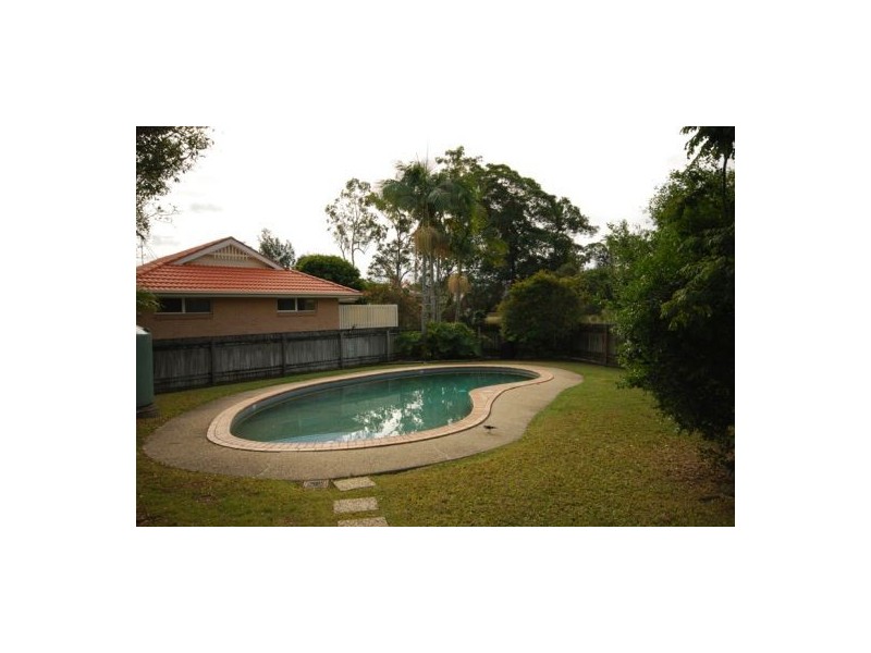 8  10 Rowe Close, Wishart QLD 4122