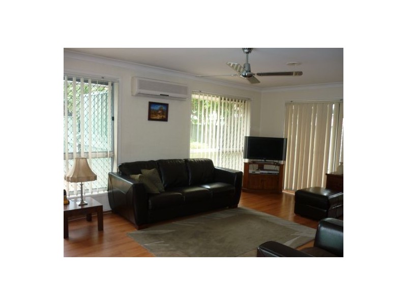 527  Broadwater Road, Mansfield QLD 4122