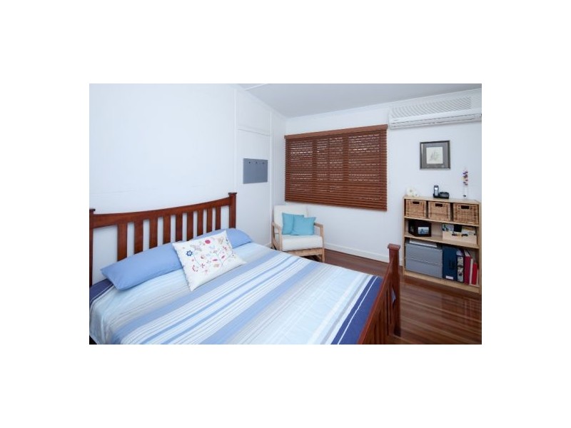 100 Wanda Road, Upper Mount Gravatt QLD 4122