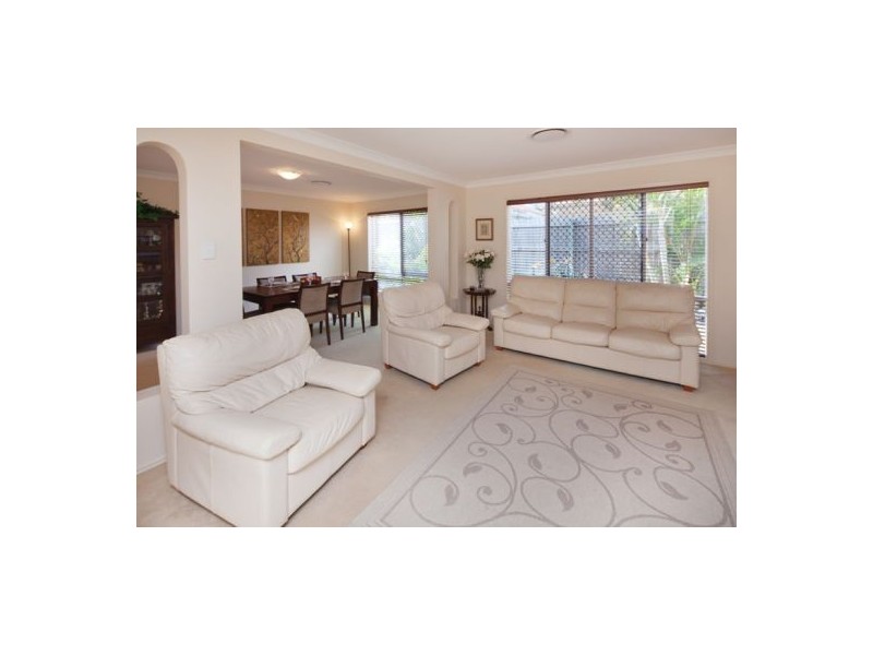 34 Kane Crescent, Mansfield QLD 4122