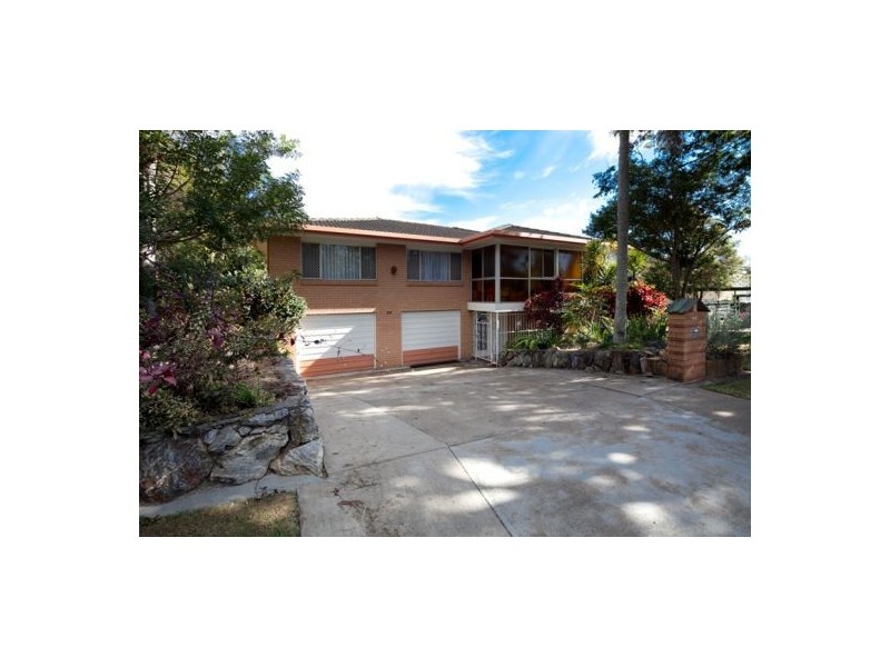 88 Mingera St, Mansfield QLD 4122