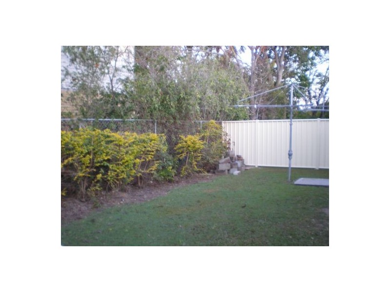 1 9 Grout Street, Macgregor QLD 4109