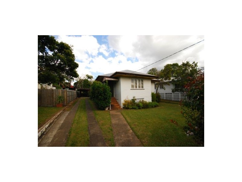 83 Diamond Street, Holland Park QLD 4121