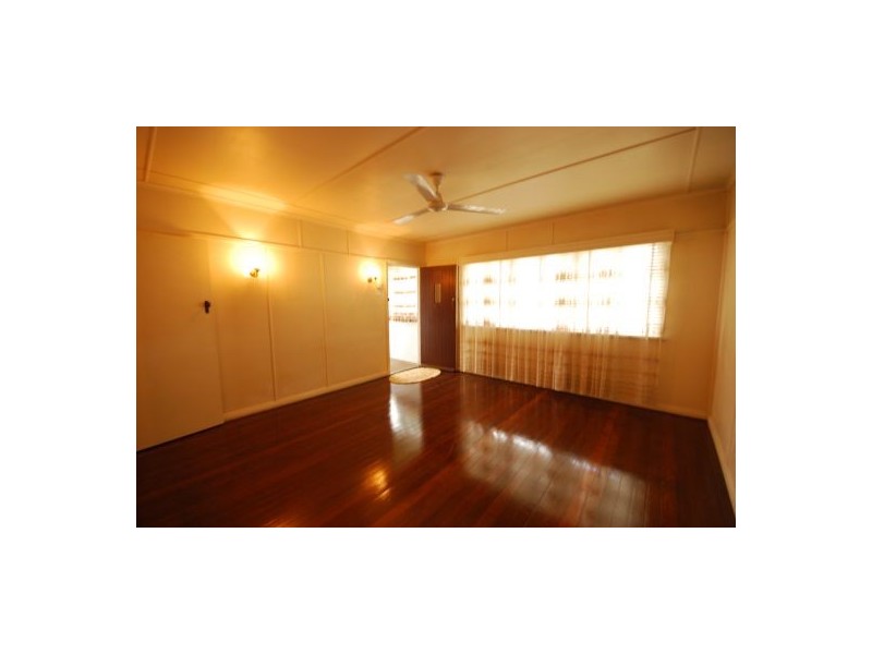 83 Diamond Street, Holland Park QLD 4121