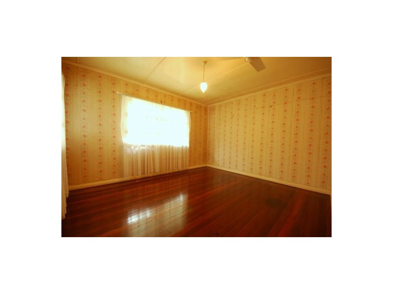 83 Diamond Street, Holland Park QLD 4121