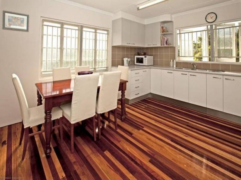 48 Broadwater Rd, Mount Gravatt East QLD 4122