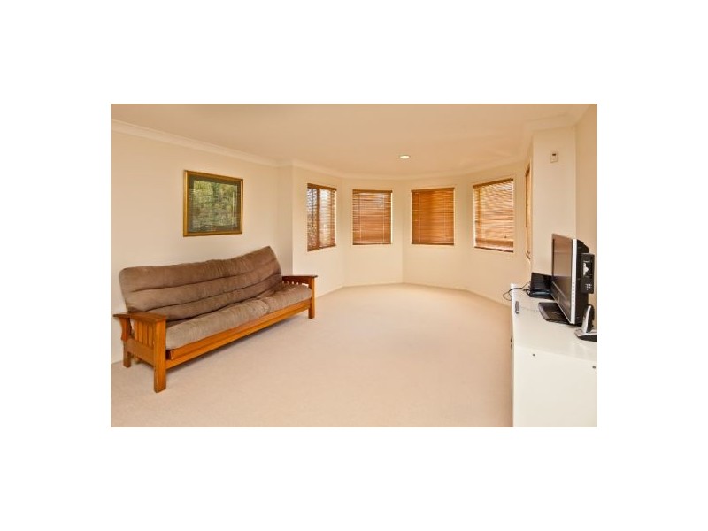 3 Cambridge Place, Wishart QLD 4122