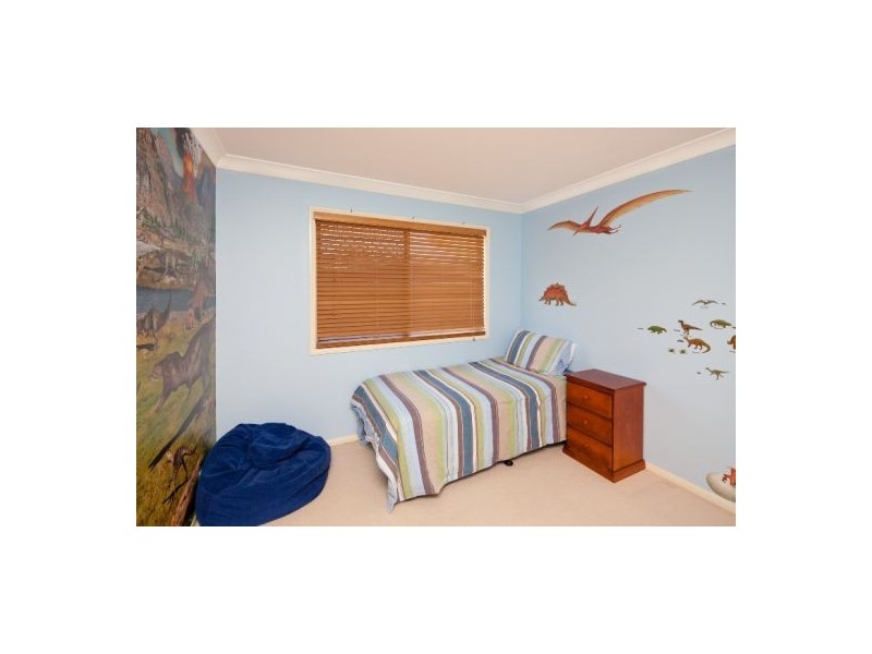 3 Cambridge Place, Wishart QLD 4122