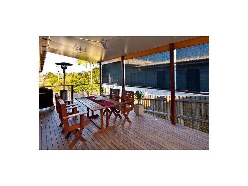 44 Valentia Street, Mansfield QLD 4122