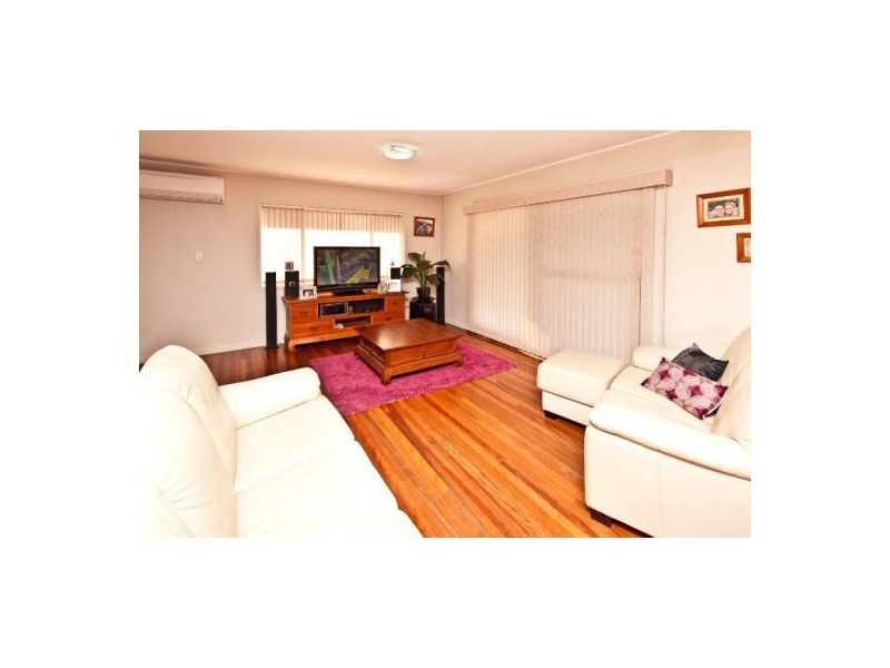 44 Valentia Street, Mansfield QLD 4122