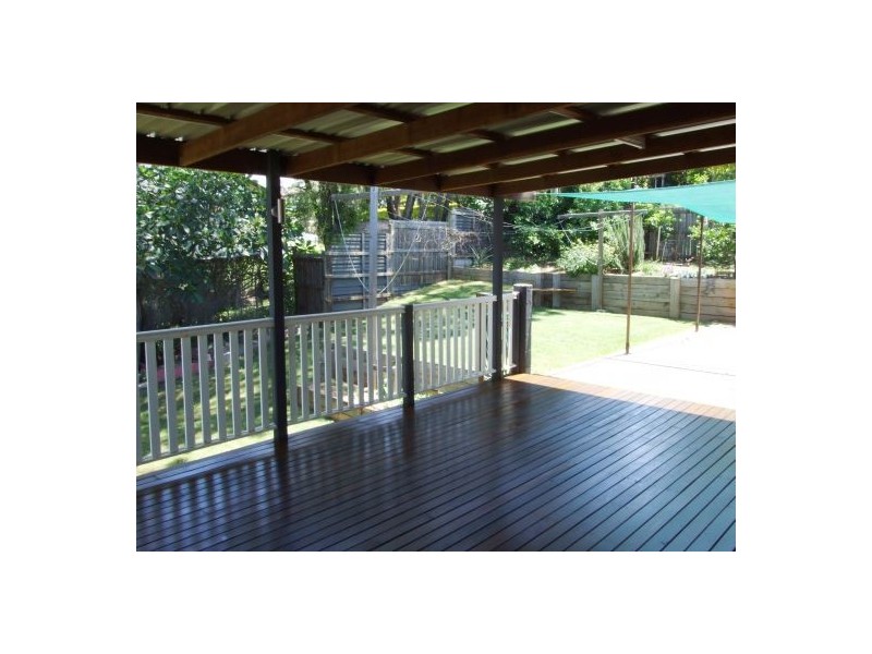 13 Amoria Street, Mansfield QLD 4122