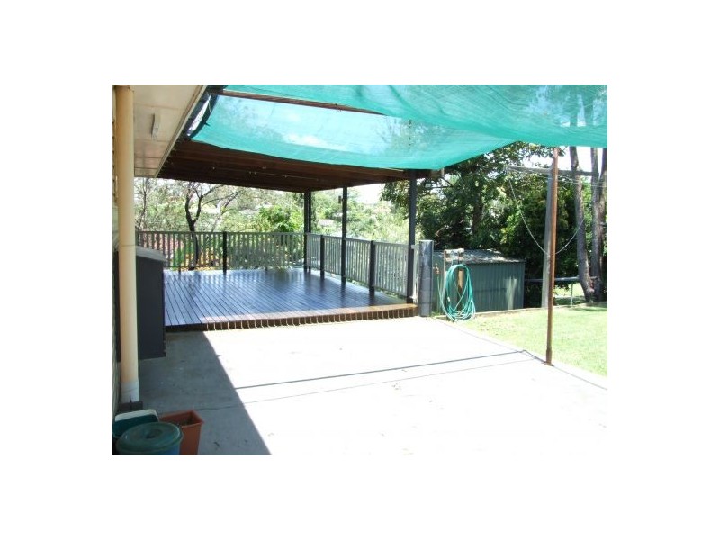 13 Amoria Street, Mansfield QLD 4122