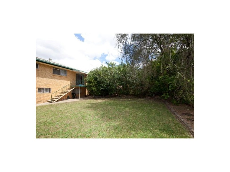 18 Morialta Street, Mansfield QLD 4122