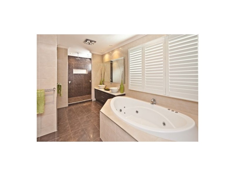 76 Craig Street, Wishart QLD 4122