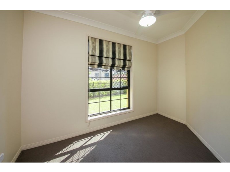 1 Vaucluse Place, Mansfield QLD 4122