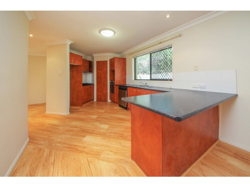 1 Vaucluse Place, Mansfield QLD 4122