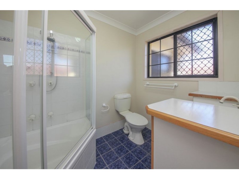 1 Vaucluse Place, Mansfield QLD 4122