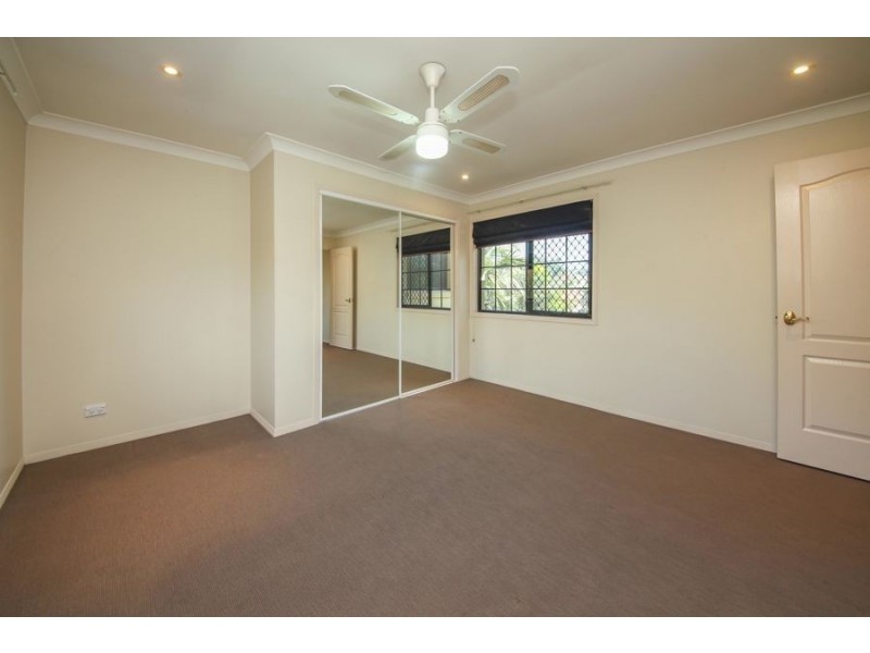 1 Vaucluse Place, Mansfield QLD 4122