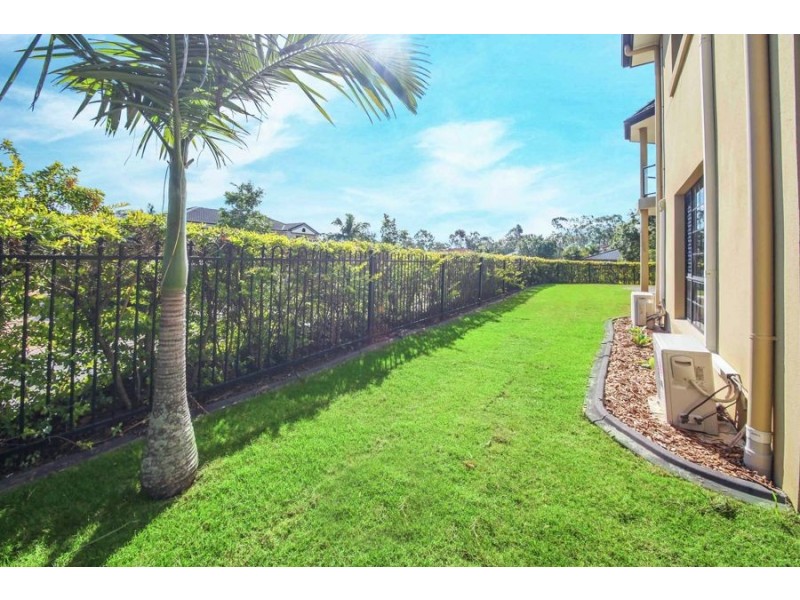 1 Vaucluse Place, Mansfield QLD 4122