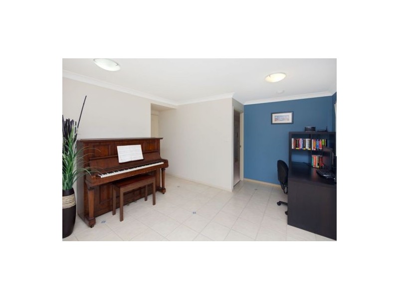 1 Estate Place, Holland Park West QLD 4121