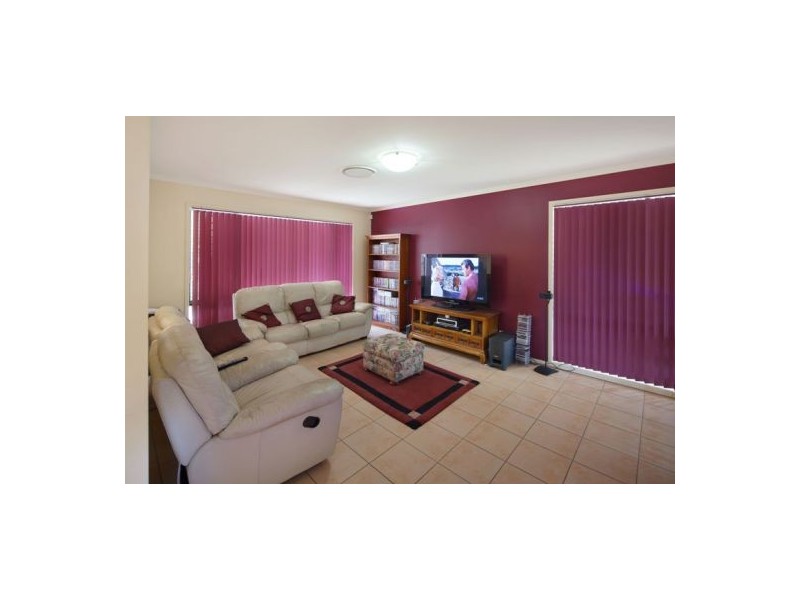 64 Eastwood Drive, Mansfield QLD 4122