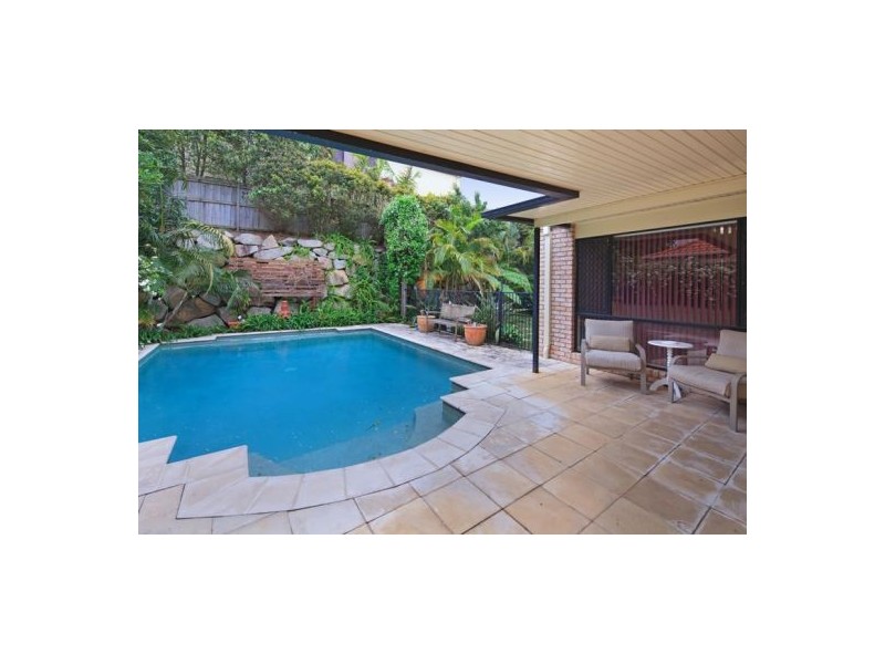 64 Eastwood Drive, Mansfield QLD 4122