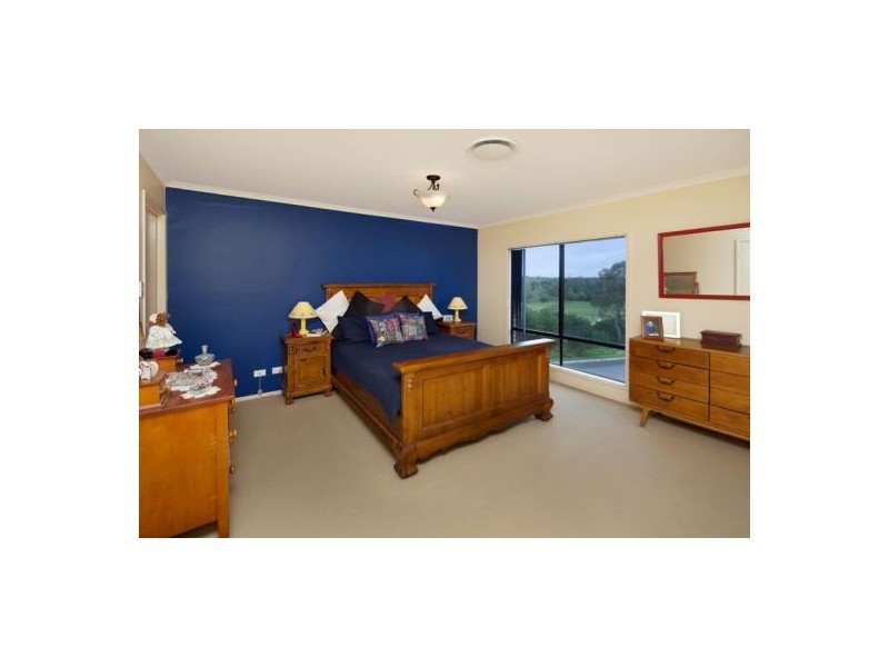 64 Eastwood Drive, Mansfield QLD 4122