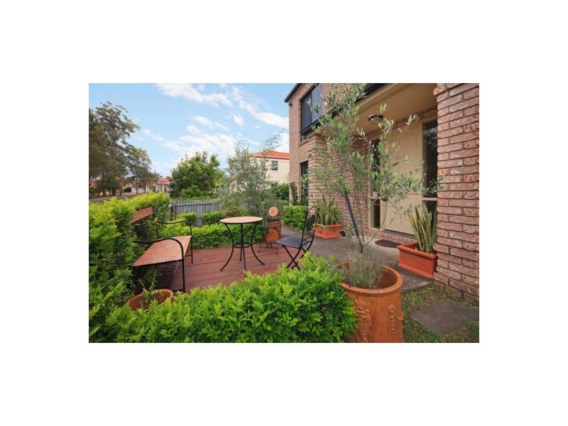 64 Eastwood Drive, Mansfield QLD 4122