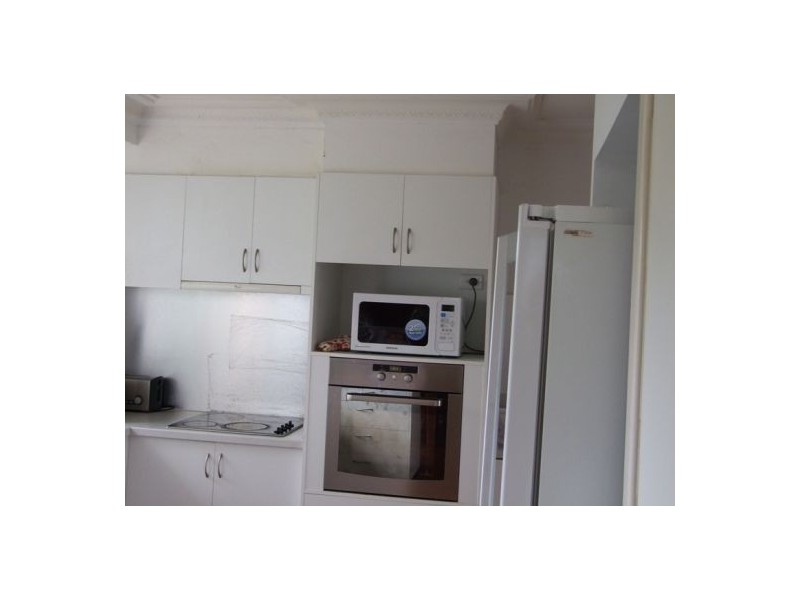 2 Fernshaw Street, Macgregor QLD 4109