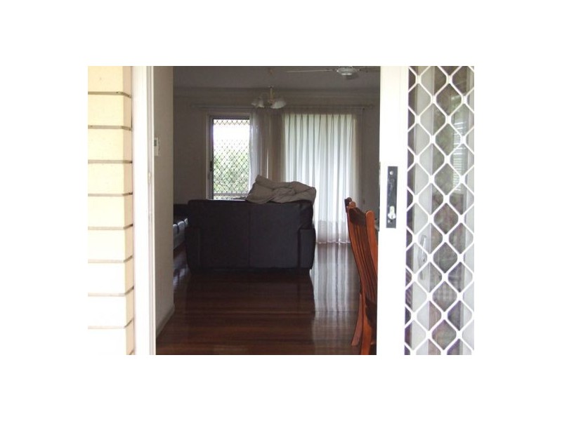 2 Fernshaw Street, Macgregor QLD 4109