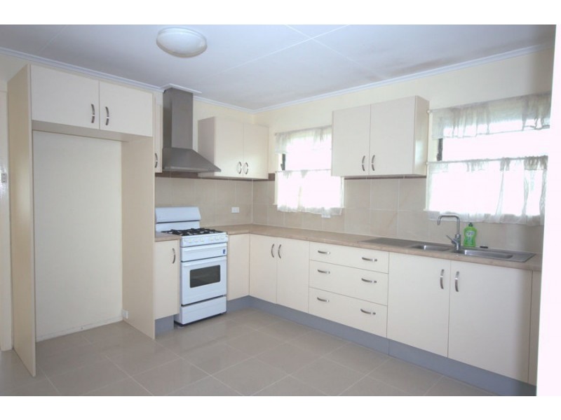 11 Nucella St, Mansfield QLD 4122