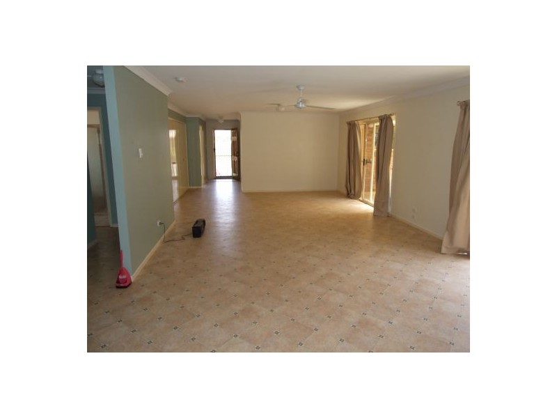 112 Greenwood Street, Wishart QLD 4122