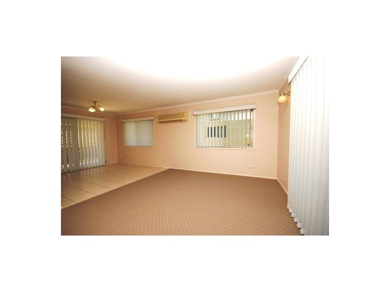 9 Amsterdam Street, Wishart QLD 4122