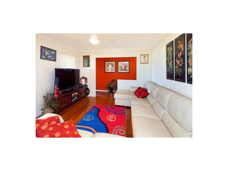 218 Broadwater Road, Mansfield QLD 4122