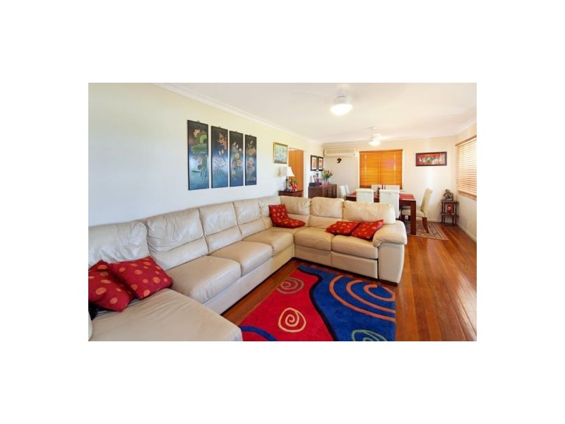 218 Broadwater Road, Mansfield QLD 4122