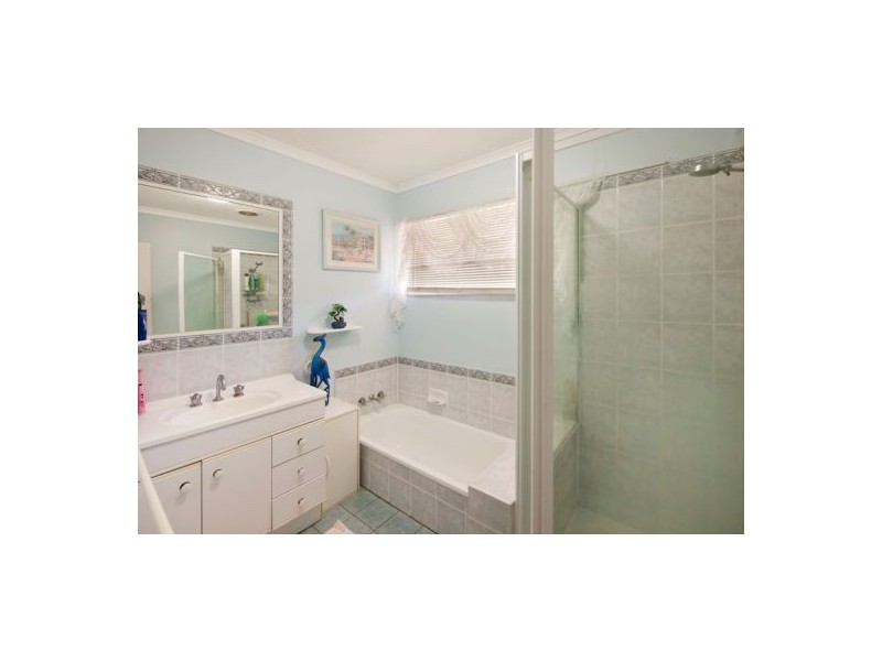 218 Broadwater Road, Mansfield QLD 4122