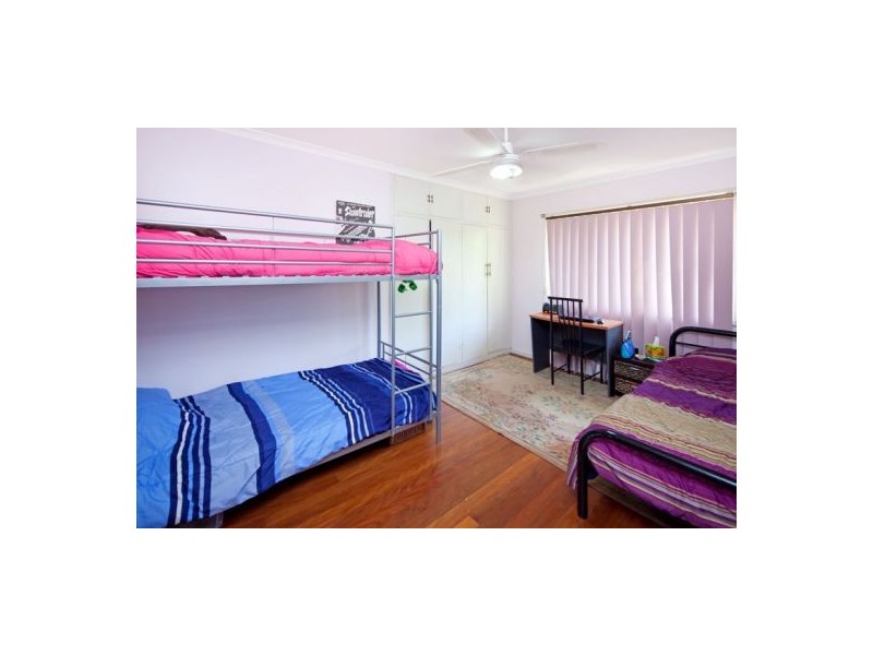 218 Broadwater Road, Mansfield QLD 4122