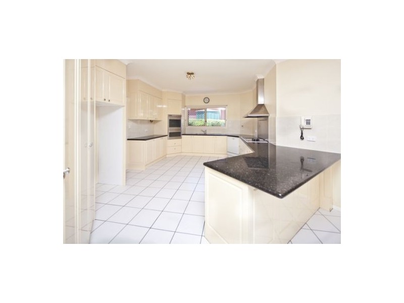 10 Mansfield Place, Mansfield QLD 4122